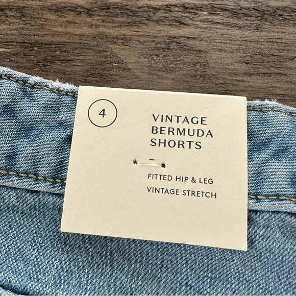 NWT Universal Thread Womens Size 4 Vintage Bermuda Shorts Denim Cut Off Stretch - Picture 6 of 8